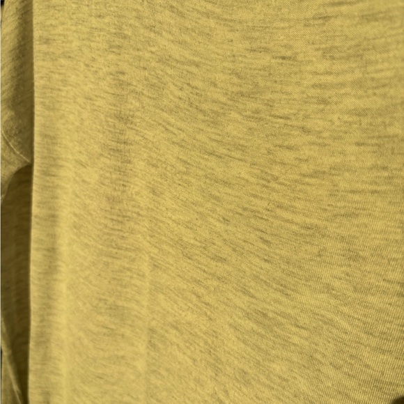 Aritzia Wilfred fly away back tee shirt - Picture 3 of 5